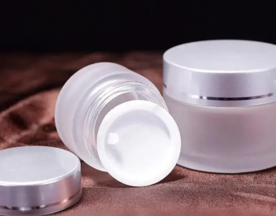 Stijlvolle oplossingen voor de cosmetica- en gezondheidsindustrie: Glazen crèmepotjes